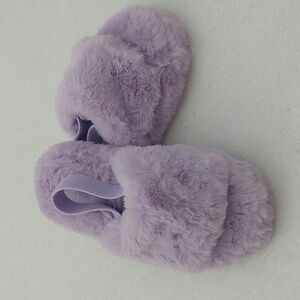 CAT & JACK Cozy Lavender Purple Fuzzy Girl's Slippers NWOT